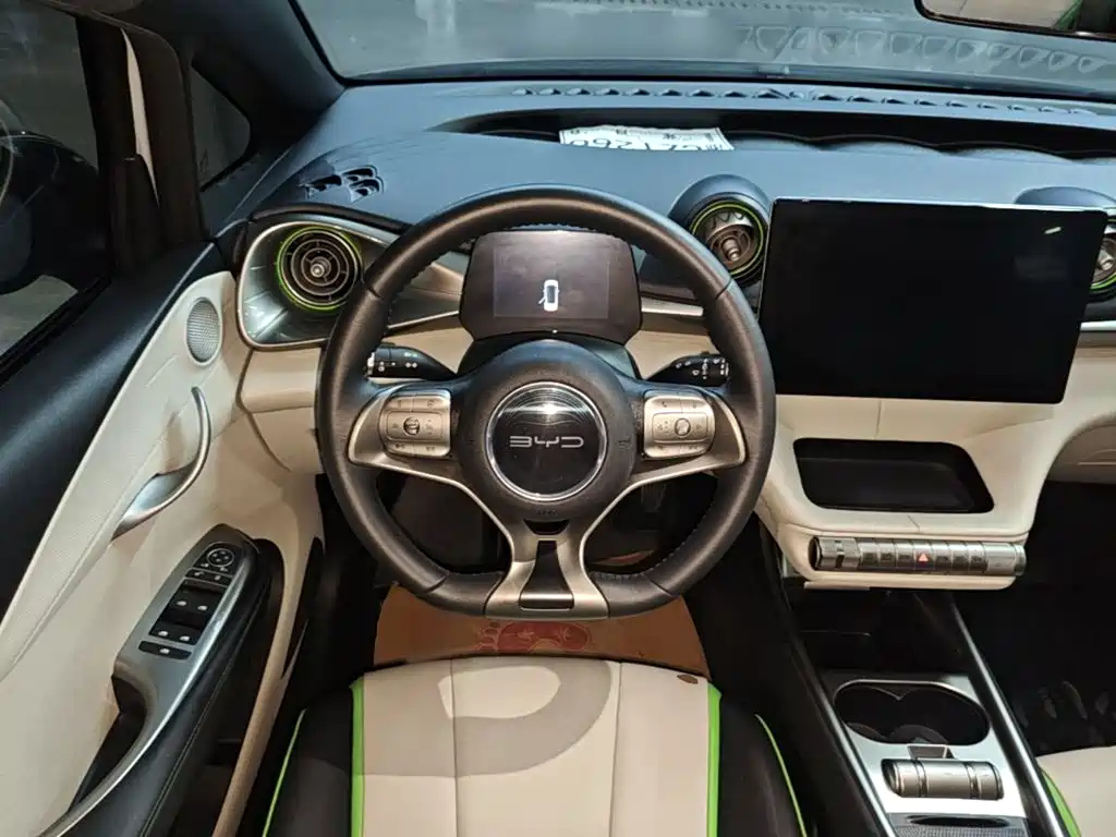 BYD Dolphin — миниатюра 11