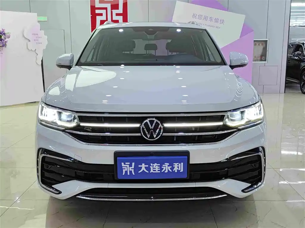 Volkswagen Tiguan L — миниатюра 2