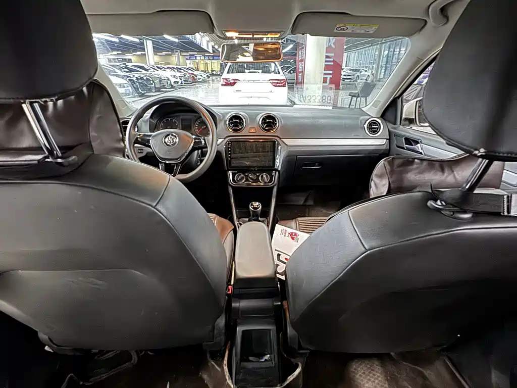 Volkswagen Jetta — миниатюра 7