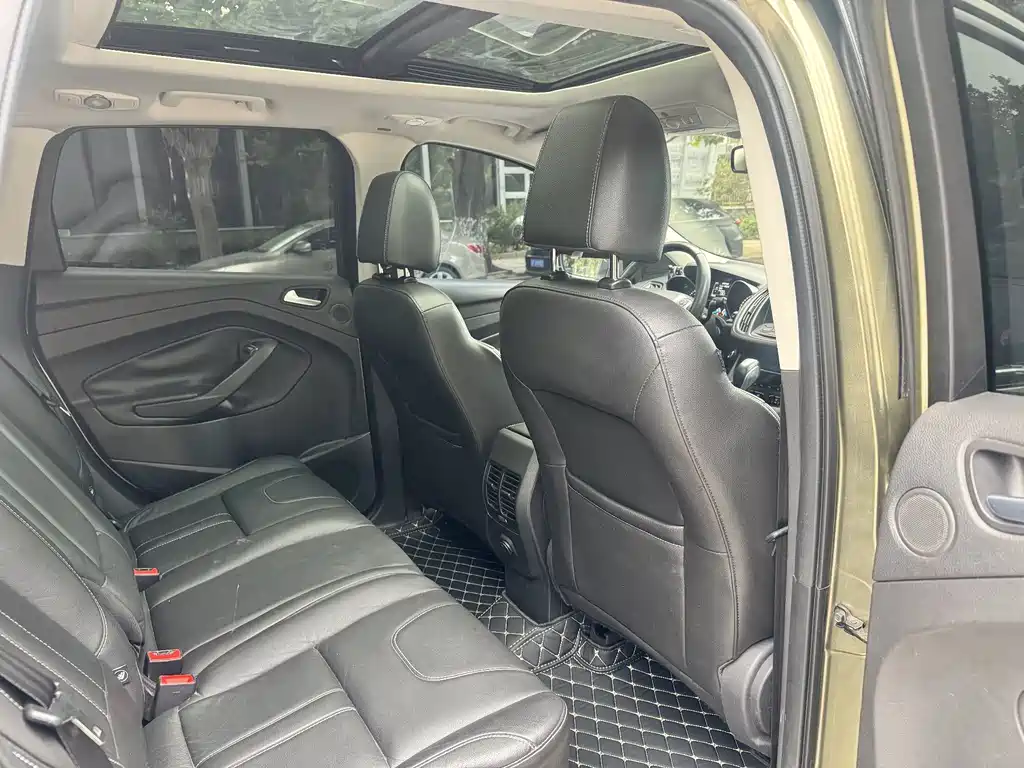 Ford Kuga — миниатюра 19