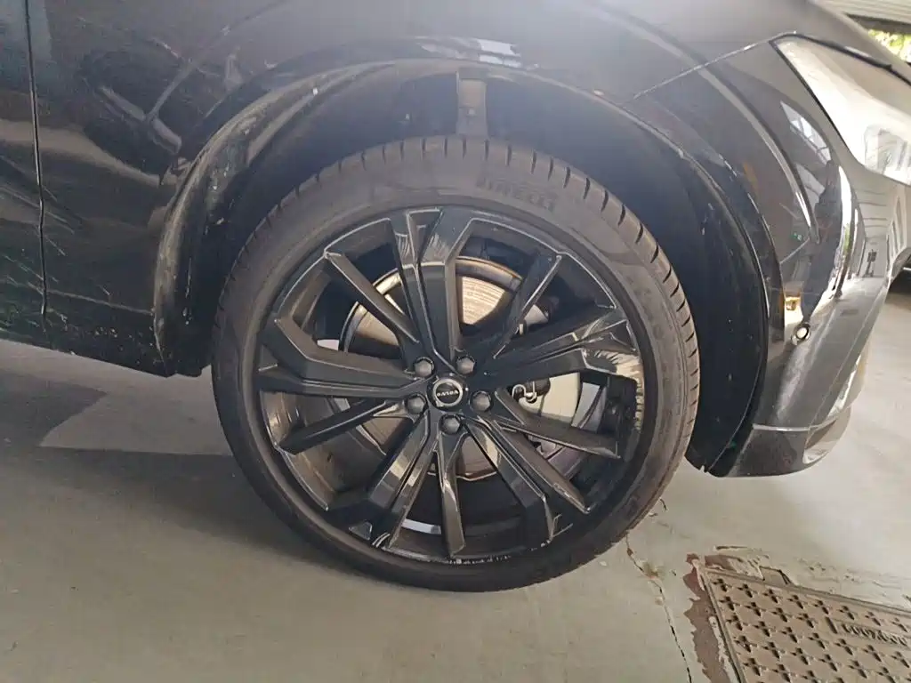 Volvo XC60 PHEV — миниатюра 25