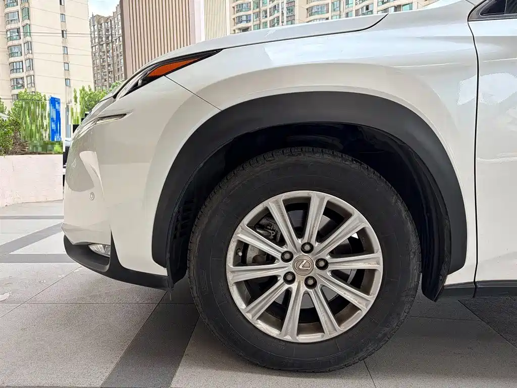 Lexus NX — миниатюра 9