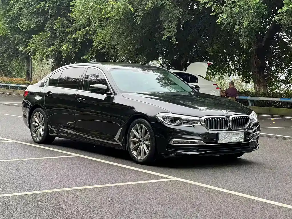 BMW 5 Series New Energy — миниатюра 3