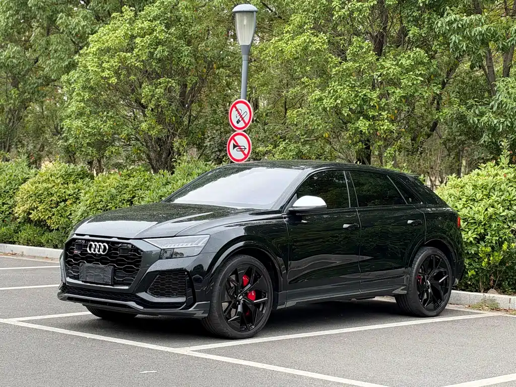 Audi RS Q8