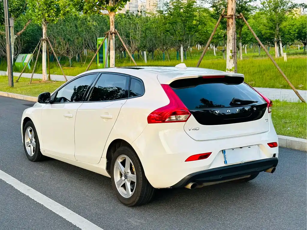 Volvo V40 — миниатюра 6
