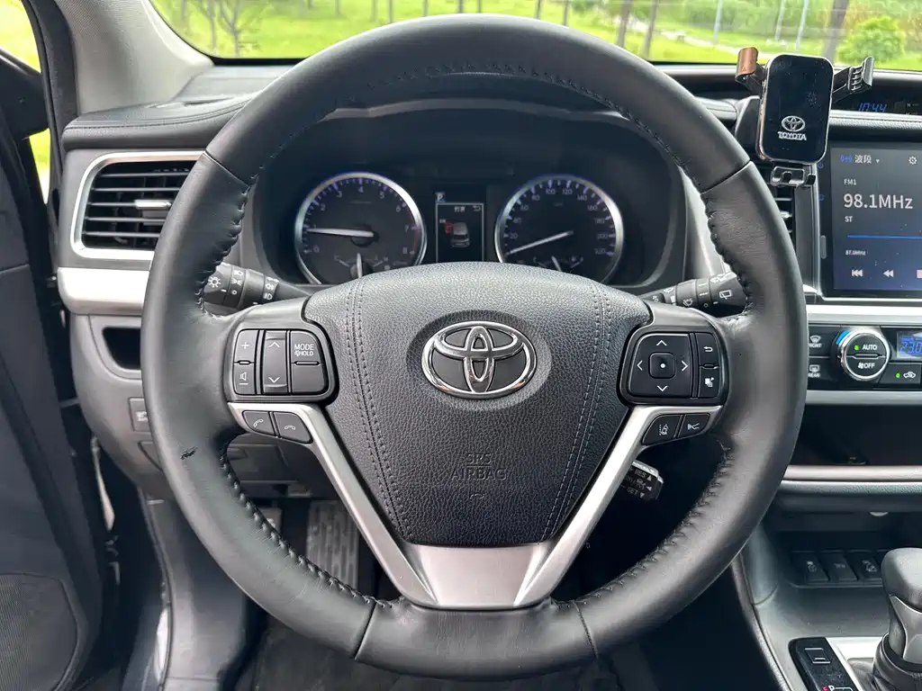 Toyota Highlander — миниатюра 10
