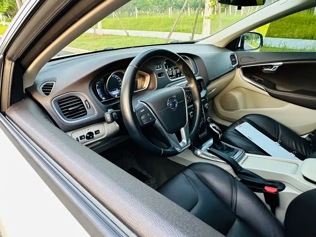 Volvo V40 — миниатюра 16