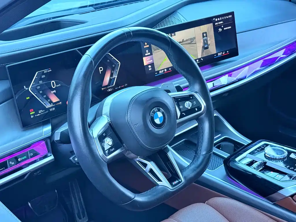 BMW 7 Series — миниатюра 13