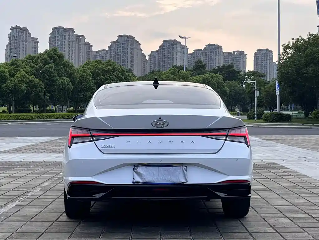 Hyundai Elantra — миниатюра 15