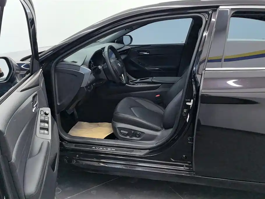 Toyota Avalon 2019 2.0L XLE Premium VI