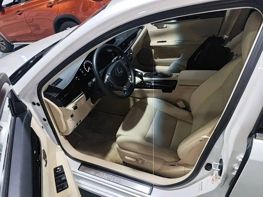 Lexus ES — миниатюра 16
