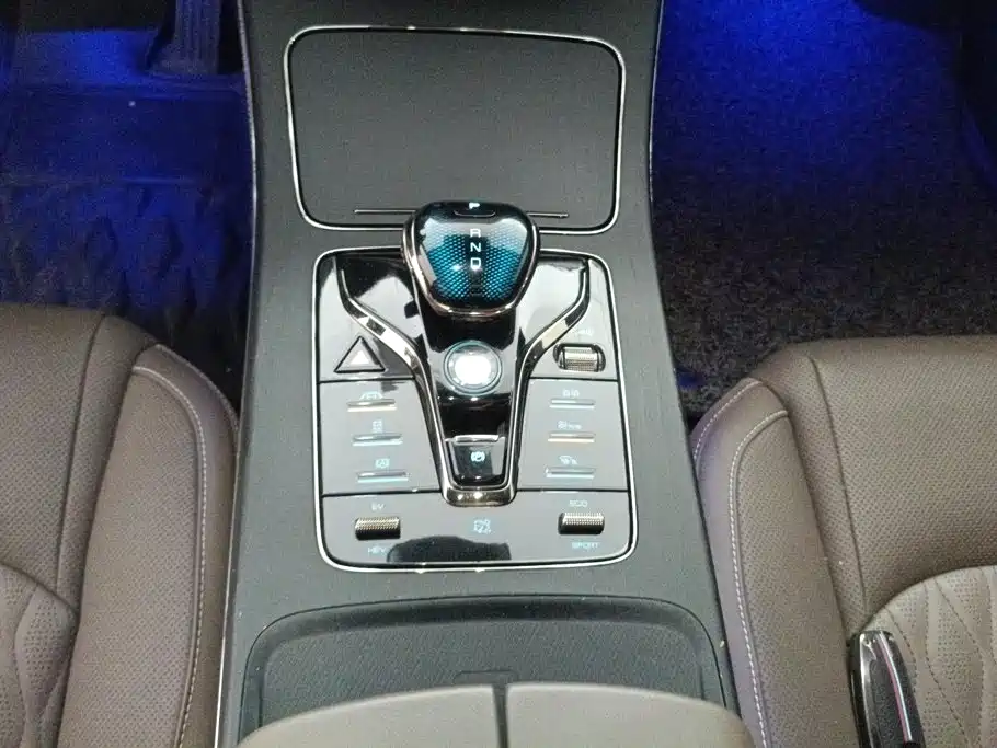 BYD Han — миниатюра 16