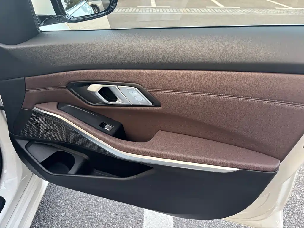 BMW 3 Series — миниатюра 11