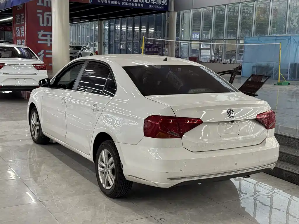 Volkswagen Jetta — миниатюра 4