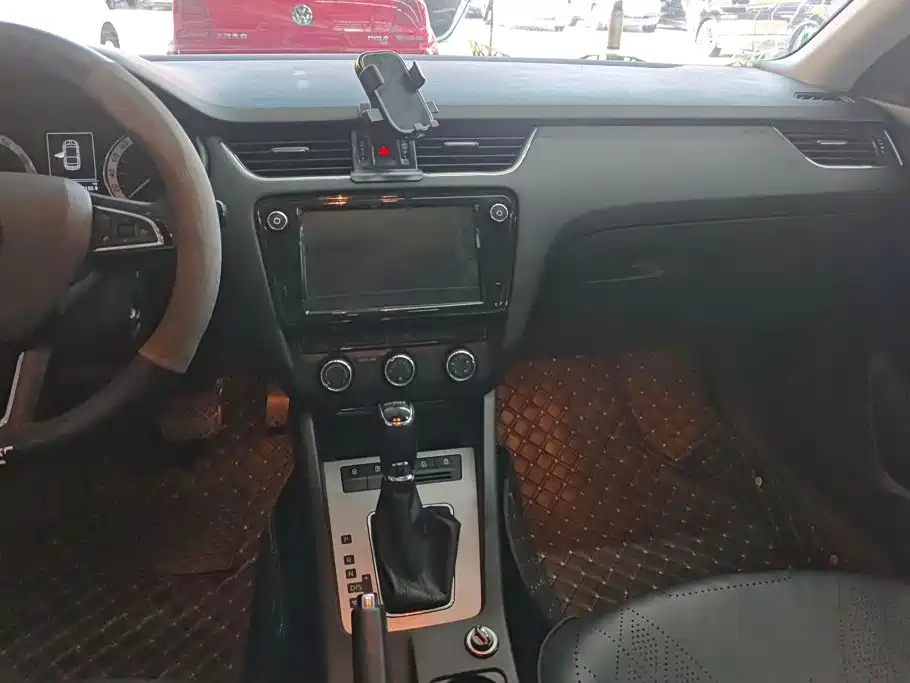 Skoda Octavia — миниатюра 13