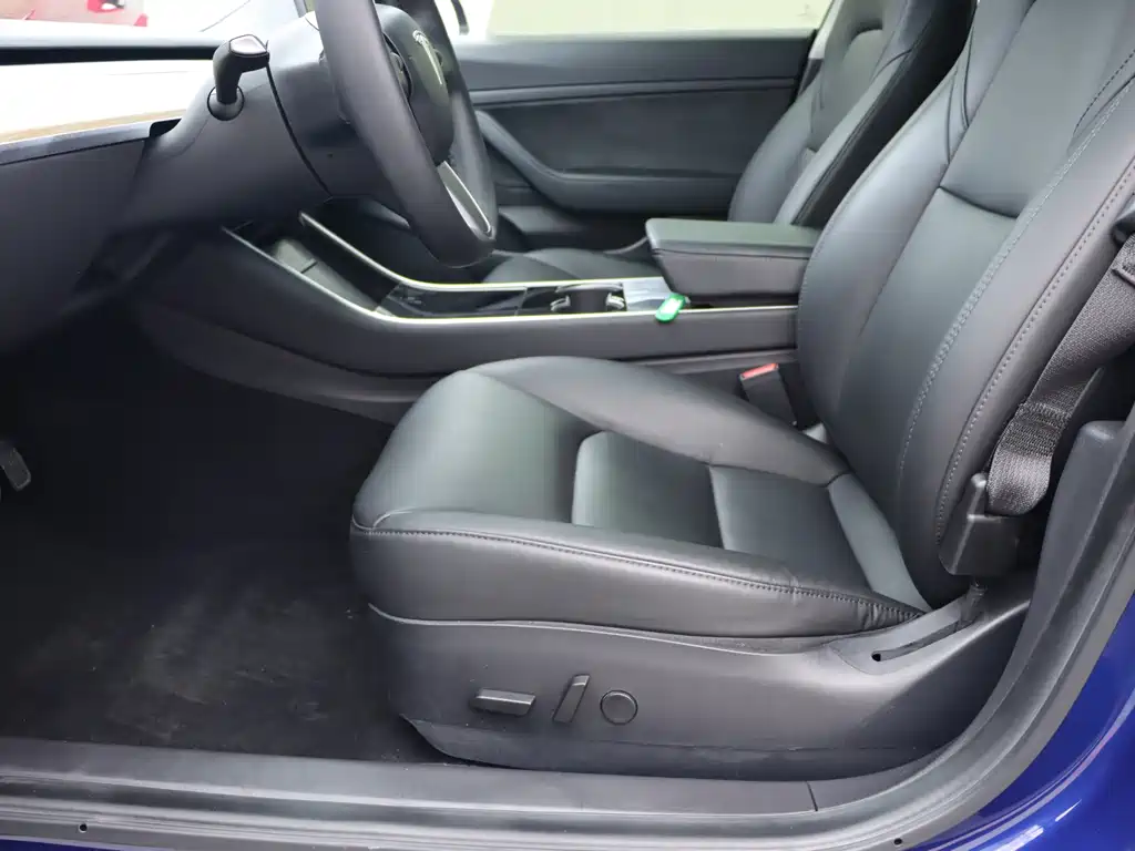 Tesla Model 3 — миниатюра 5