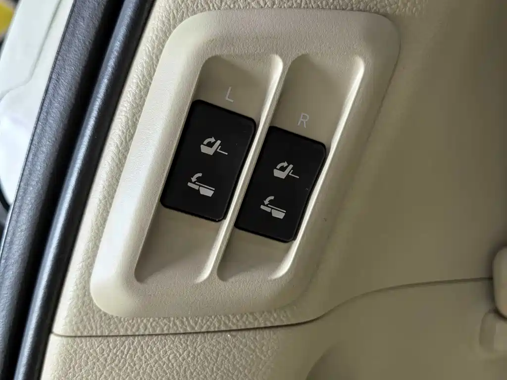 Toyota Prado — миниатюра 19