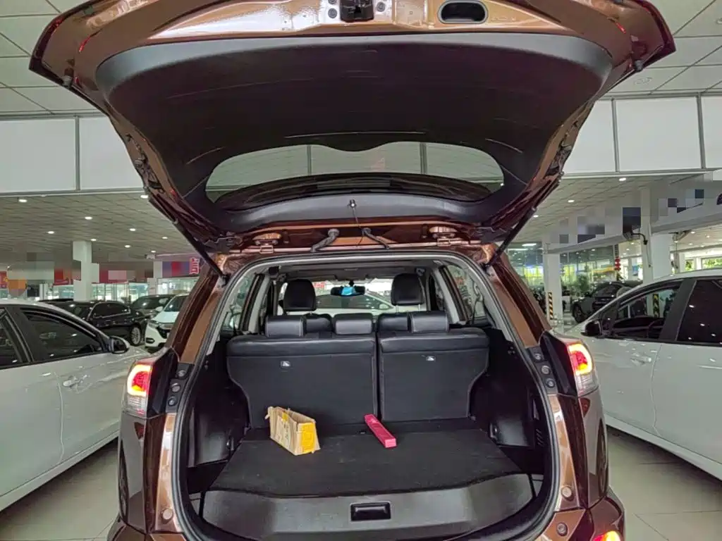 Toyota RAV4 — миниатюра 19