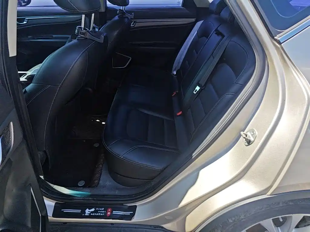Geely Emgrand GS — миниатюра 17