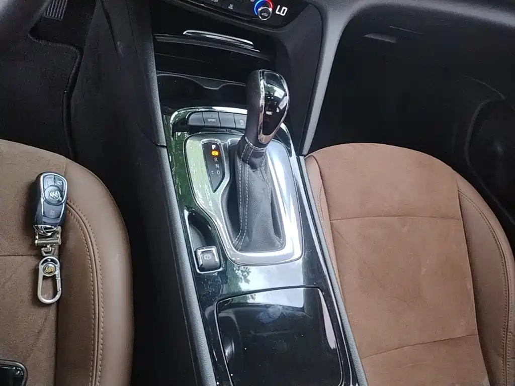 Buick Regal — миниатюра 14