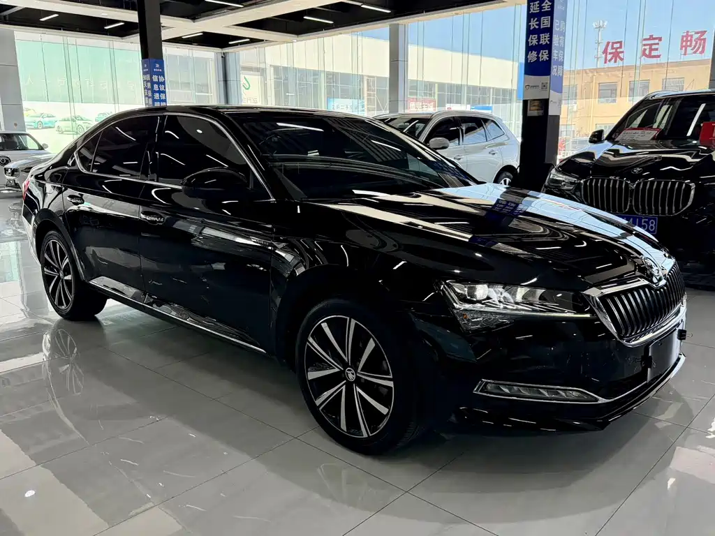 Skoda Superb — миниатюра 3