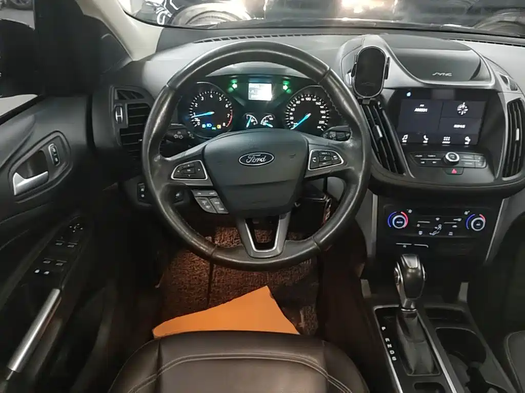 Ford Kuga — миниатюра 11