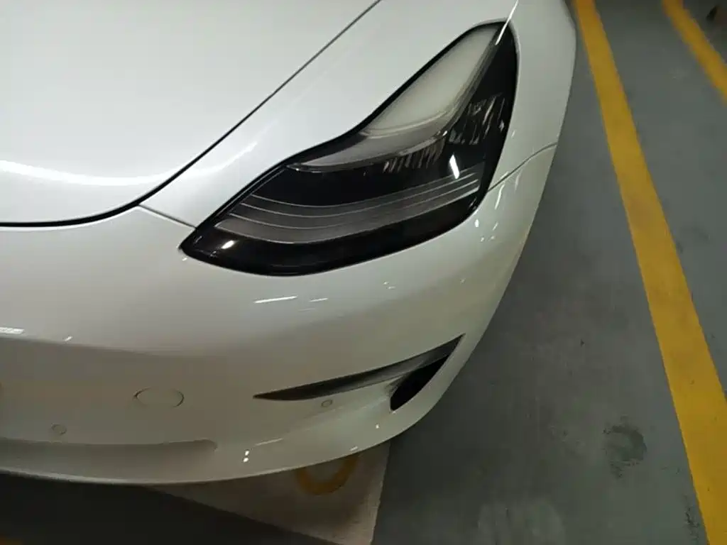 Tesla Model 3 — миниатюра 24