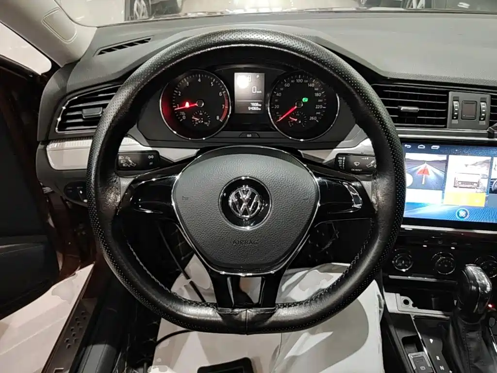 Volkswagen Lamando — миниатюра 11
