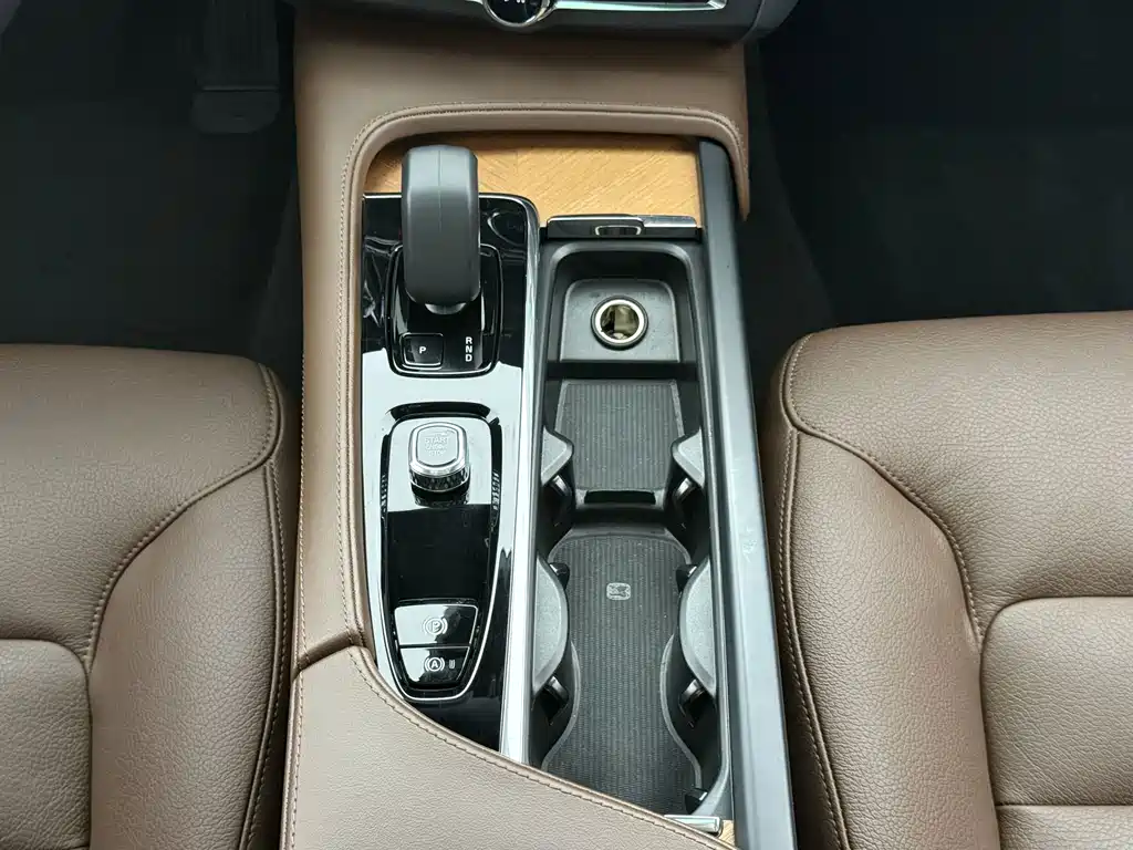 Volvo S90 — миниатюра 6