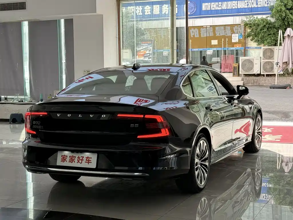 Volvo S90 — миниатюра 17