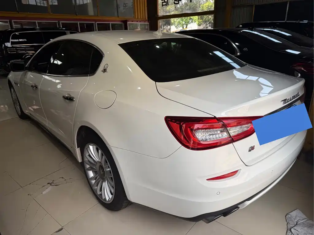 Maserati Quattroporte — миниатюра 7