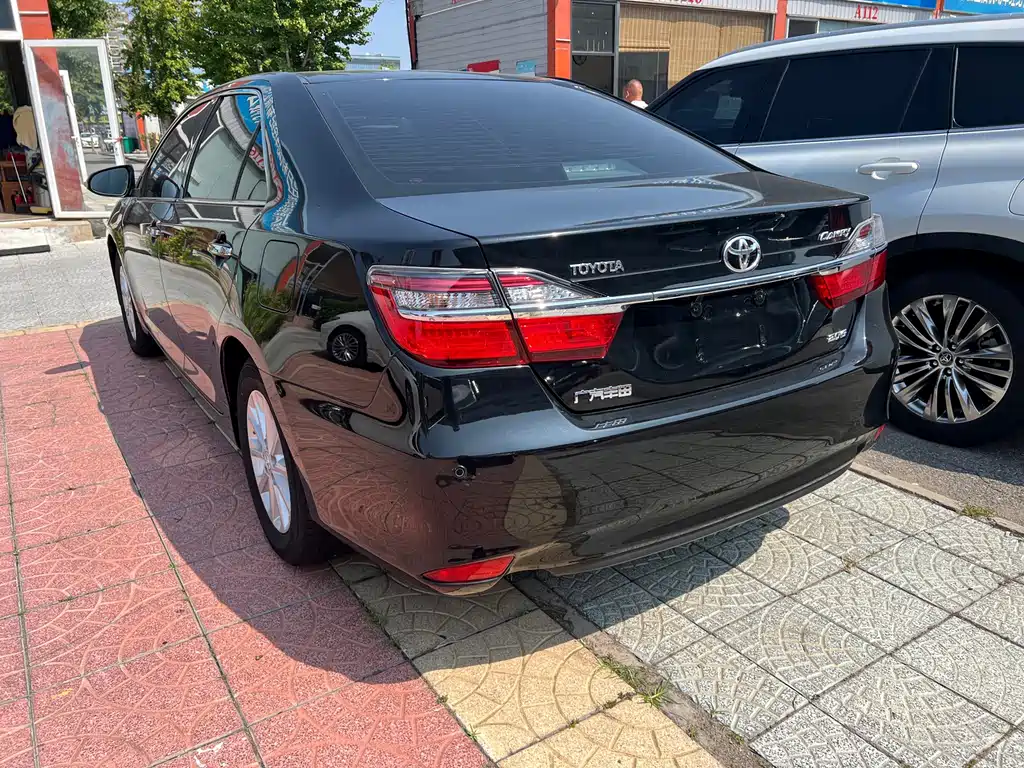 Toyota Camry — миниатюра 6