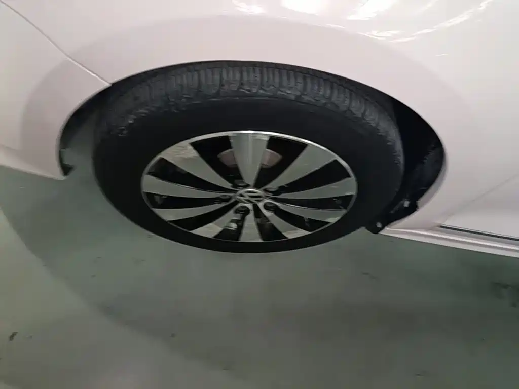 Volkswagen Sagitar — миниатюра 23