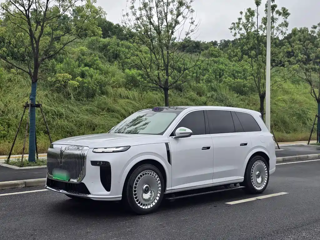 Voyah 岚图泰山 2025