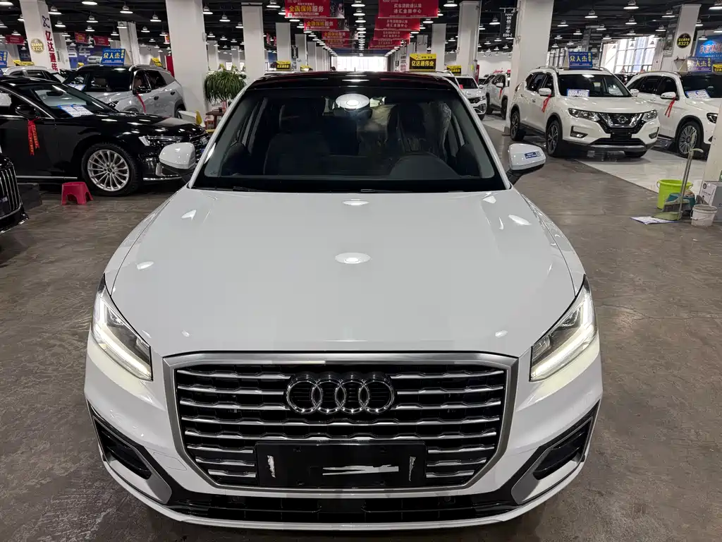 Audi Q2L 2020
