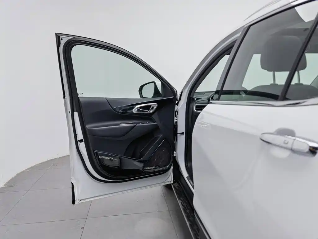 Chevrolet Equinox — миниатюра 8