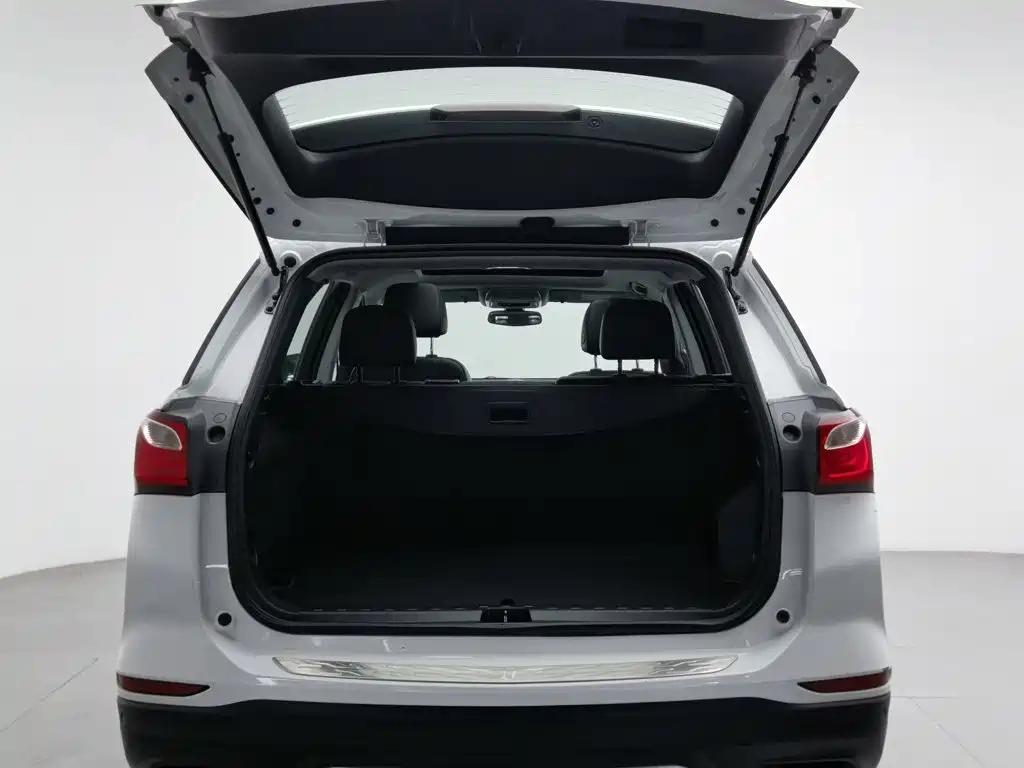 Chevrolet Equinox — миниатюра 16