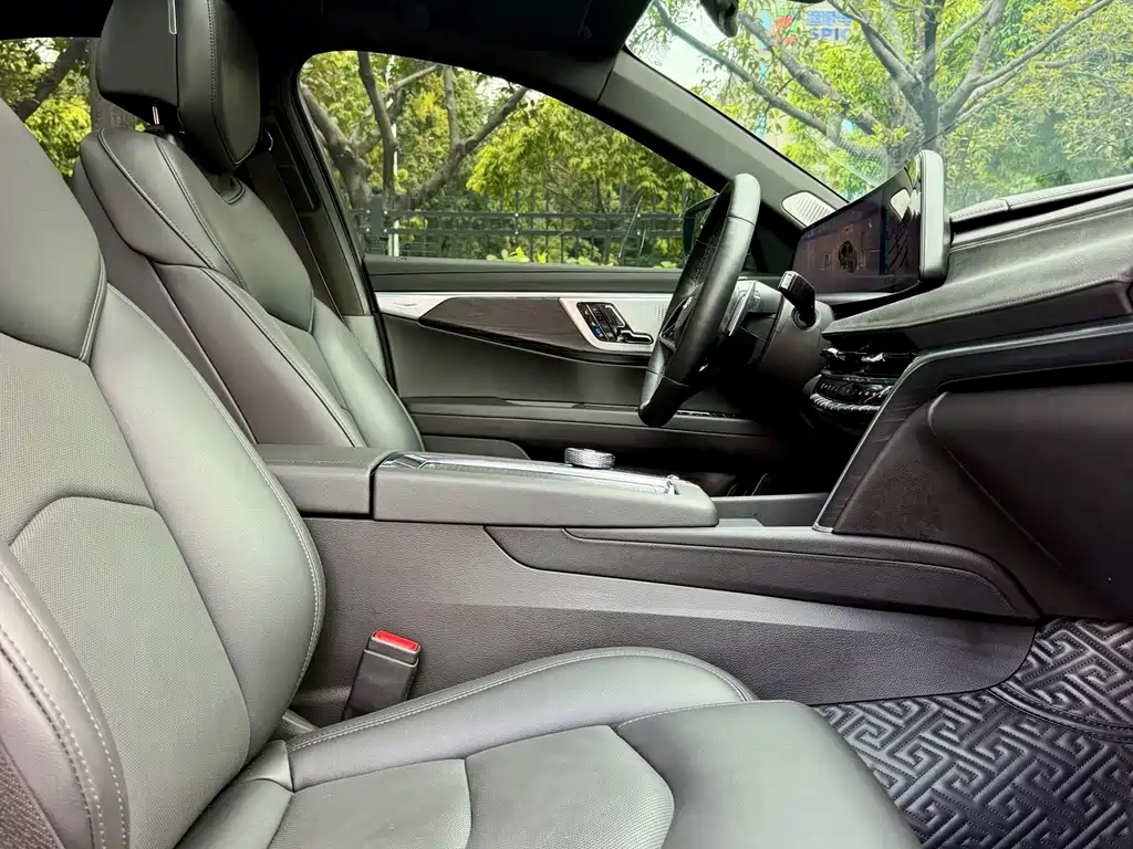 Cadillac CT6 — миниатюра 12