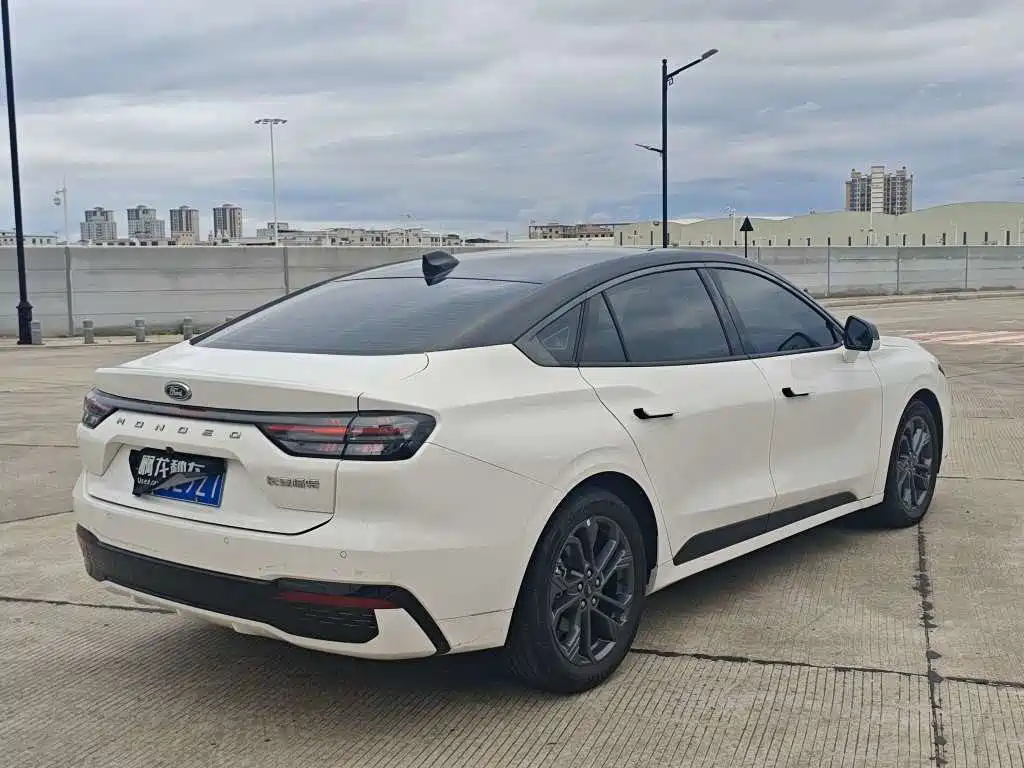 Ford Mondeo — миниатюра 9