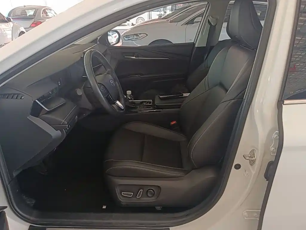 Toyota Camry — миниатюра 15