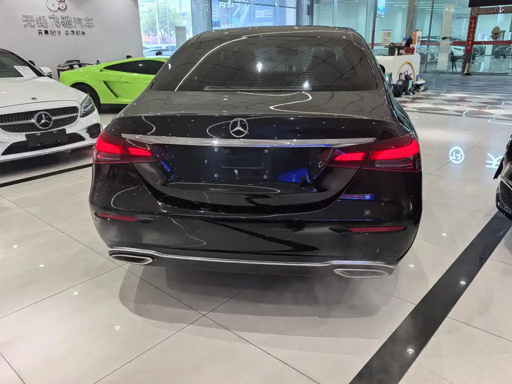 Mercedes-Benz E-Class - фото 6
