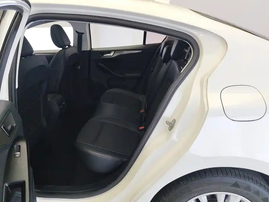 Ford Focus — миниатюра 11