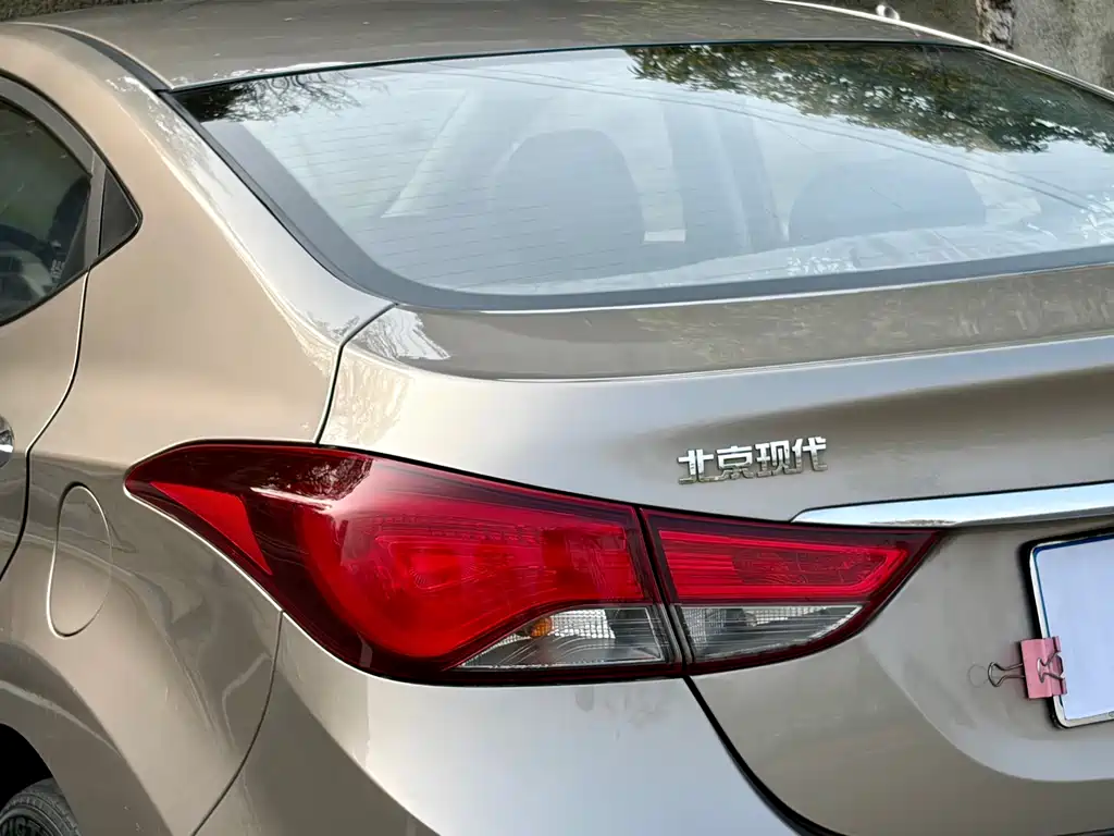 Hyundai Elantra Langdong — миниатюра 32