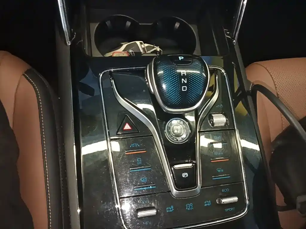 BYD Tang New Energy — миниатюра 14