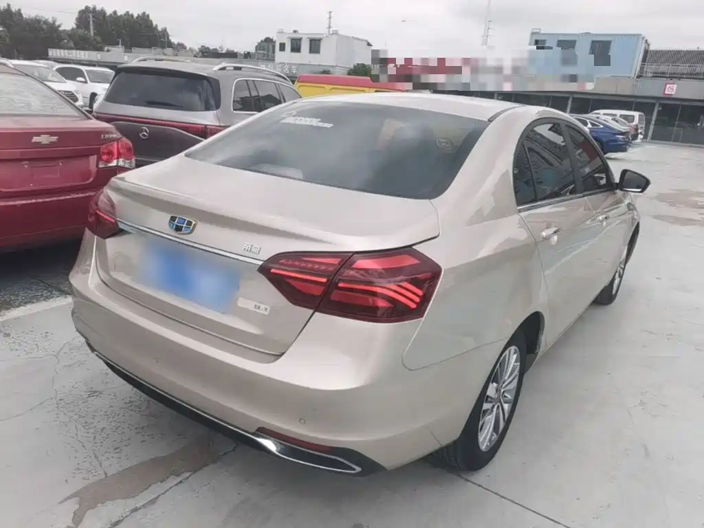 Geely Emgrand — миниатюра 7