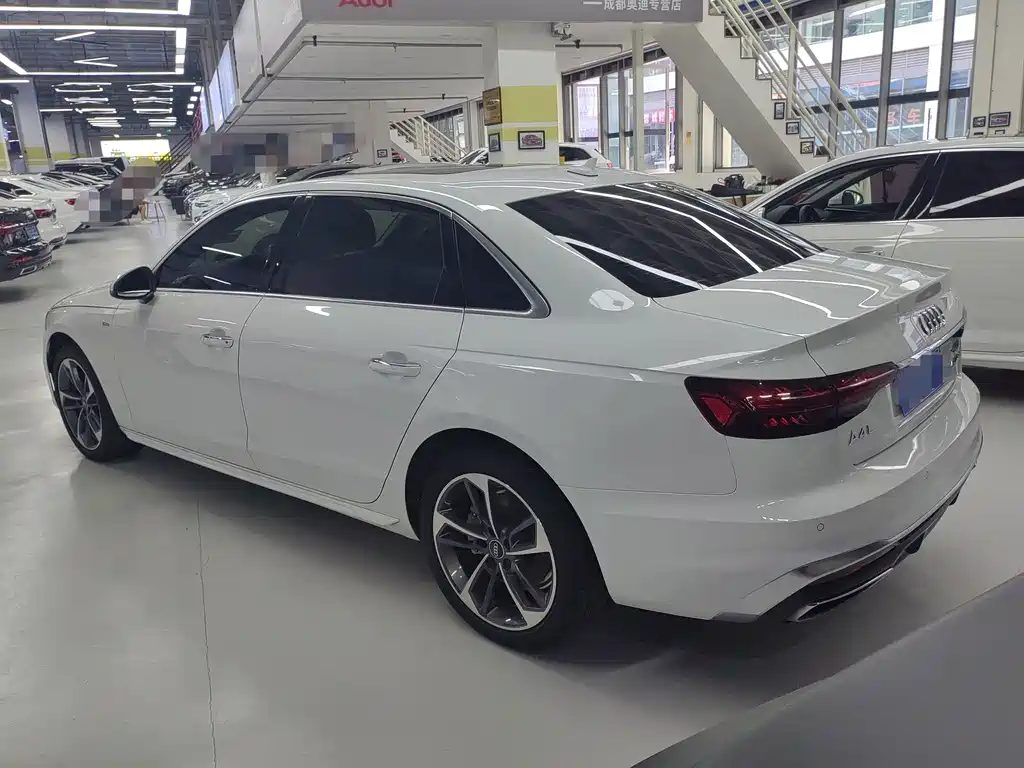 Audi A4L — миниатюра 11