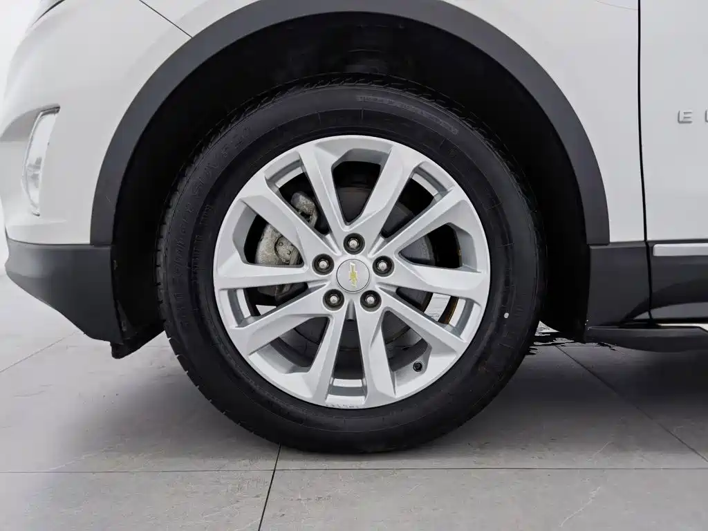 Chevrolet Equinox — миниатюра 17