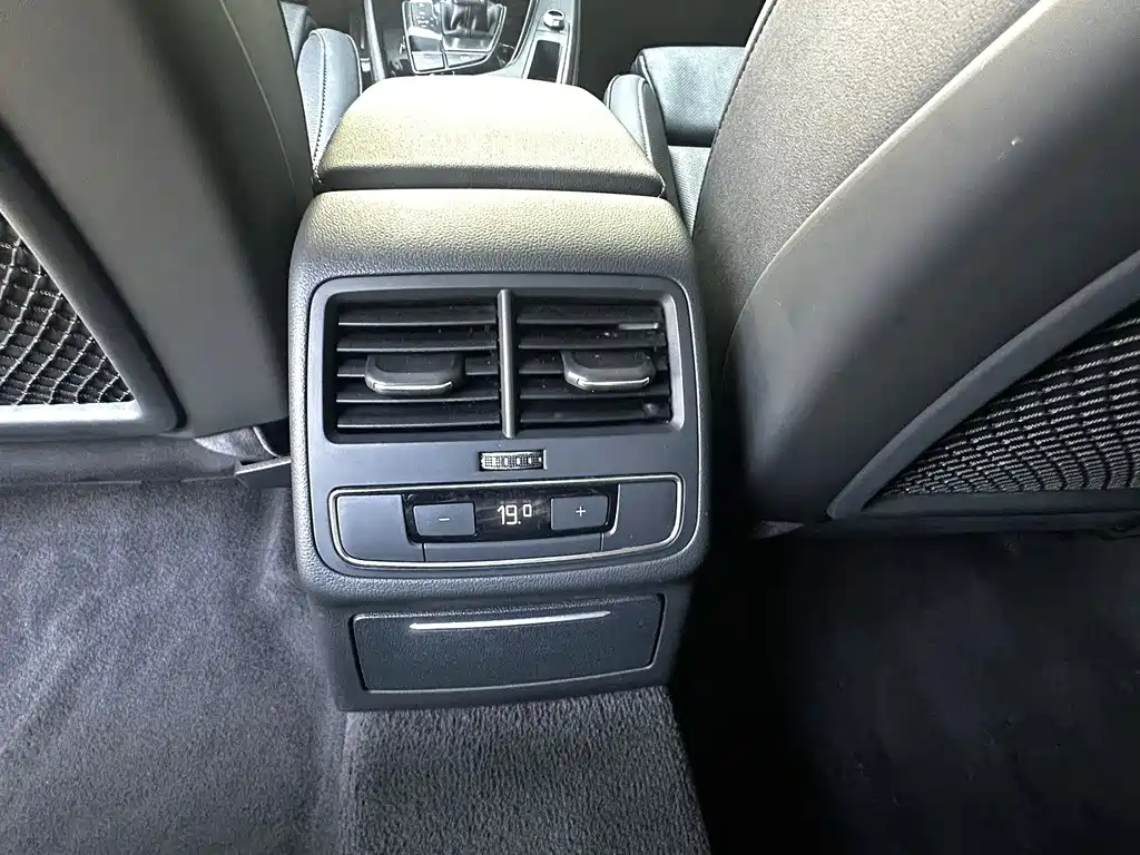 Audi A4L — миниатюра 6