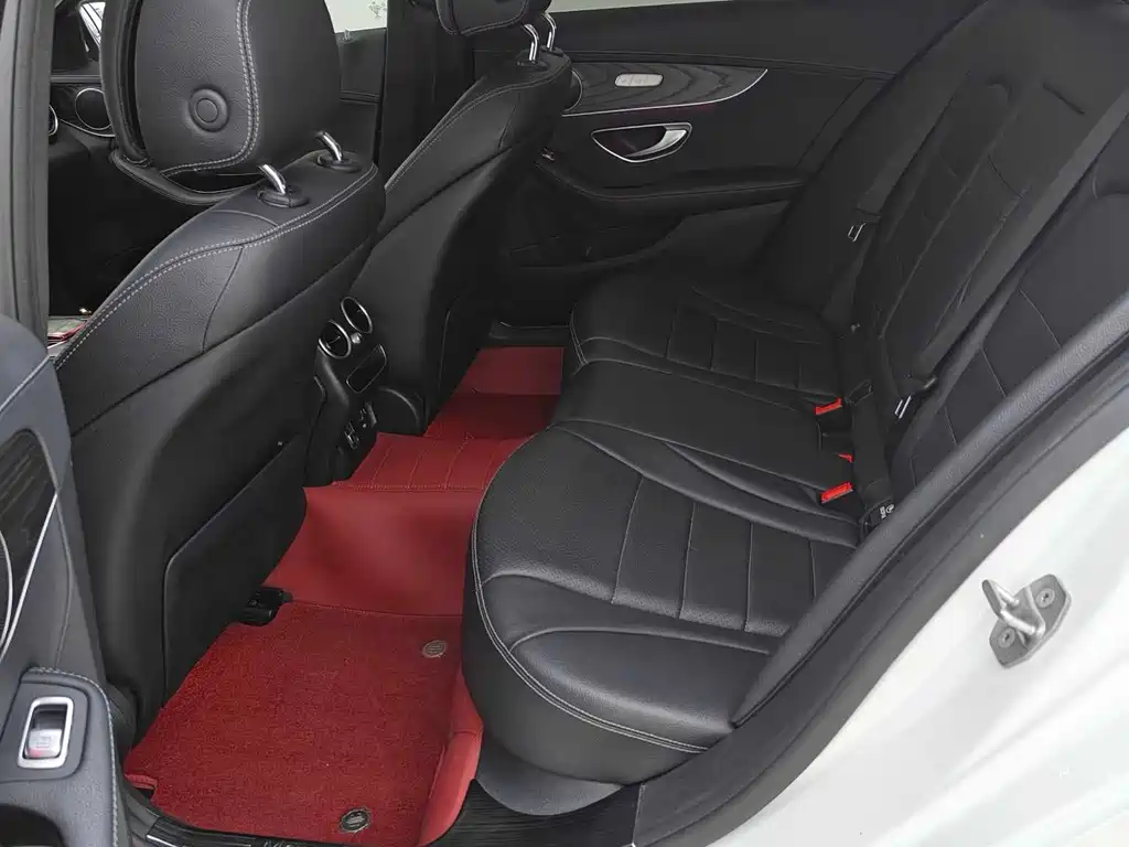 Mercedes-Benz C-Class — миниатюра 5