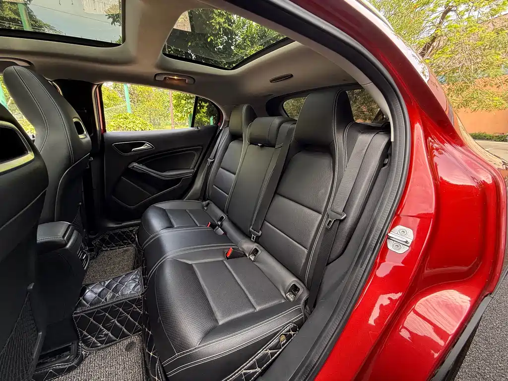 Mercedes-Benz GLA — миниатюра 8